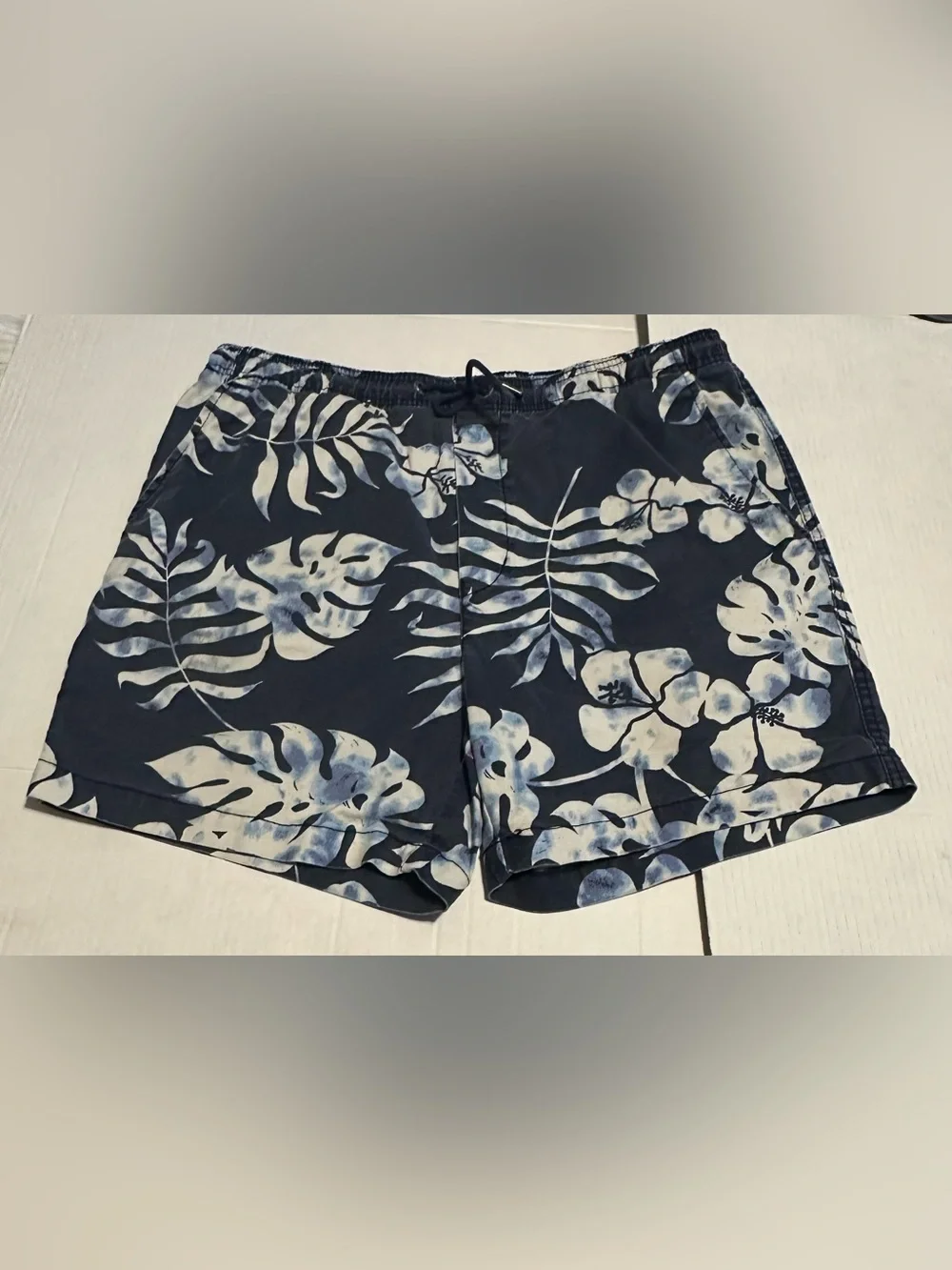 American Eagle Outfitters Navy Tropical Floral Swim Shorts